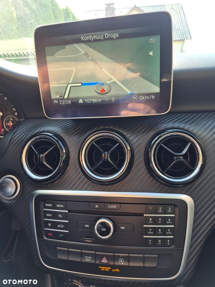 Mercedes-Benz GLA 180 Activity Edition - 32