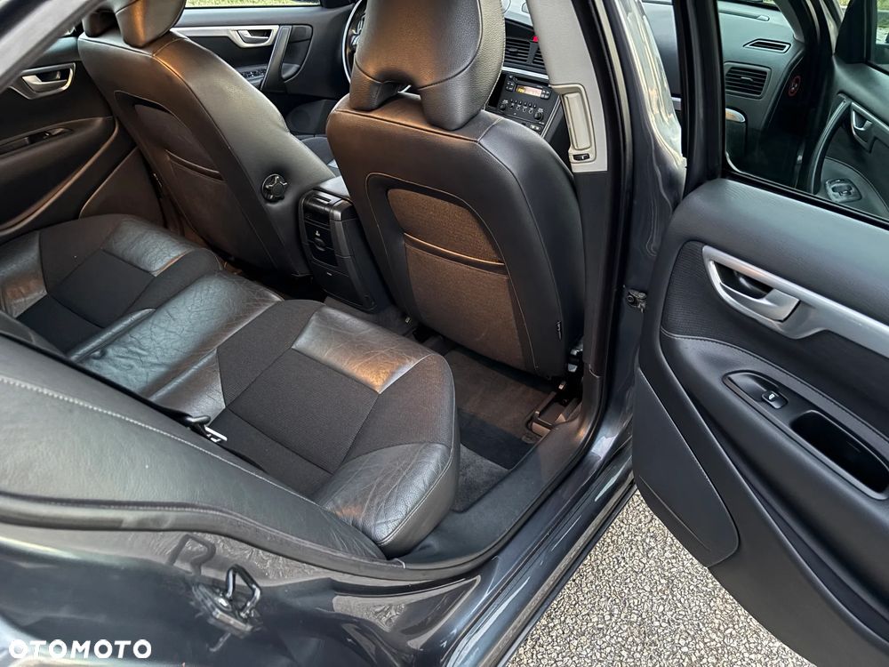 Volvo S60 2.4D Momentum - 19