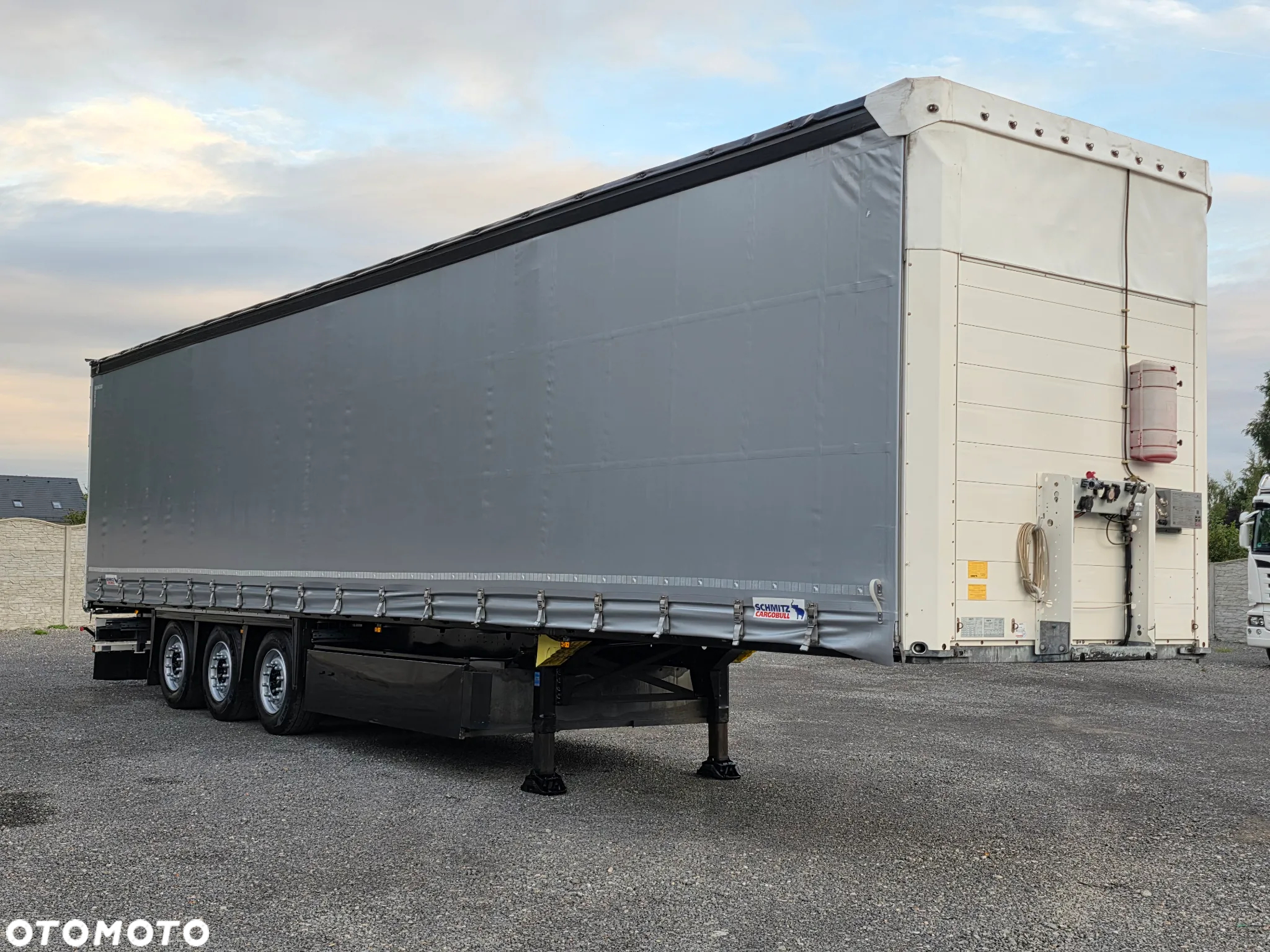 Schmitz Cargobull SCB*S3T/BURTO FIRANKA/NOWE PLANDEKI/SPROWADZONA Z NIEMIEC/STAN WZOROWY - 2