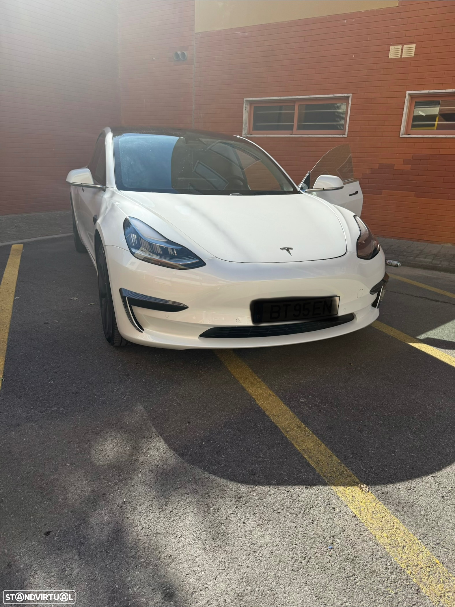 Tesla Model 3 Standard Range Plus RWD - 3