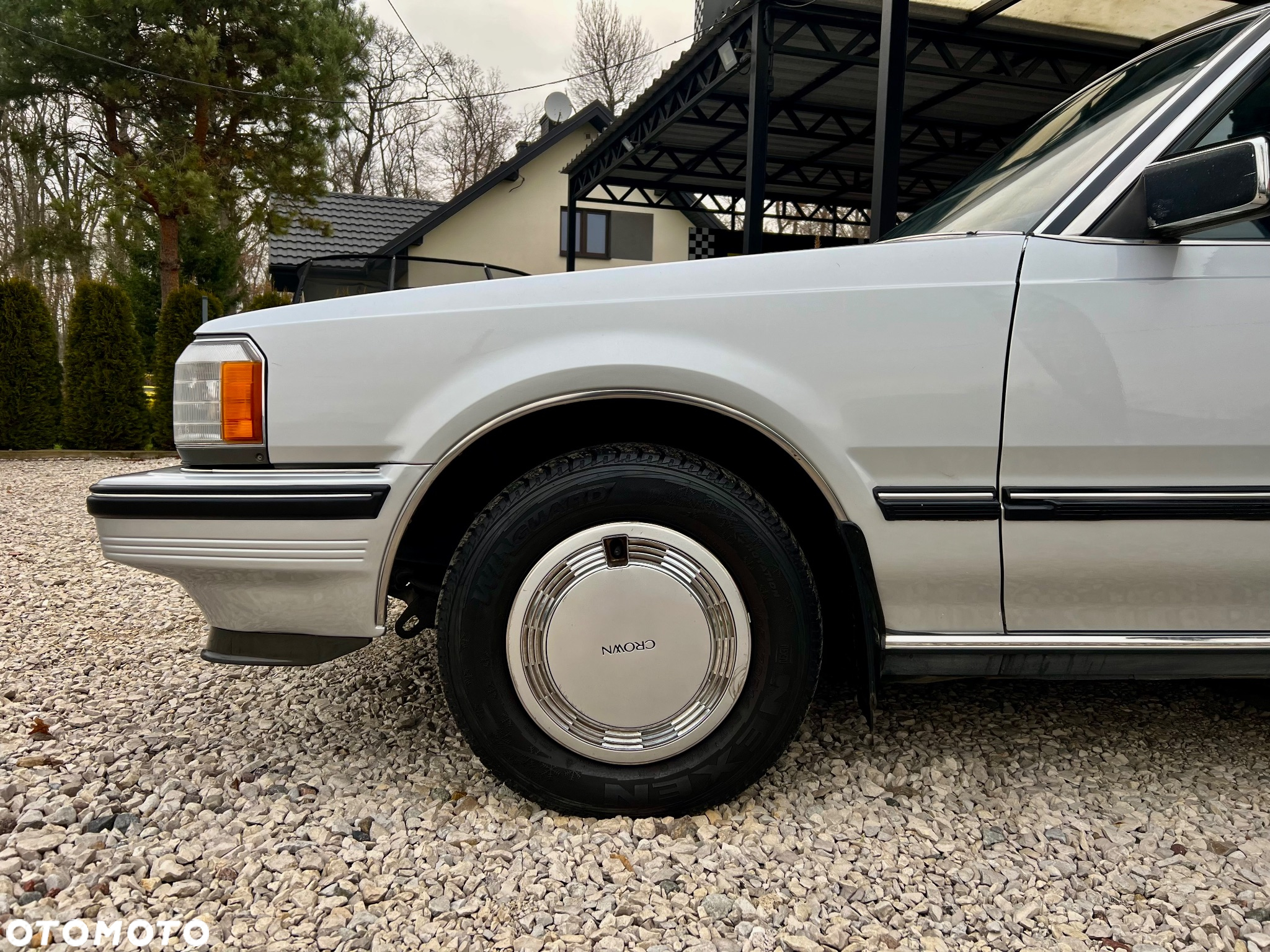 Toyota Crown - 13