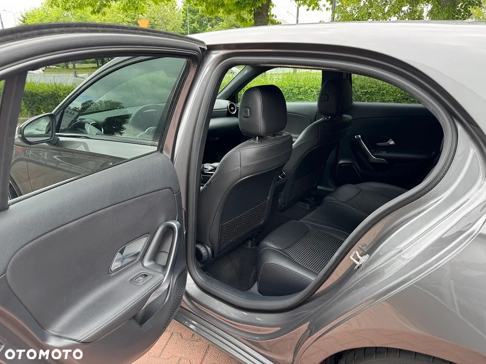 Mercedes-Benz Klasa A 250 7G-DCT - 16