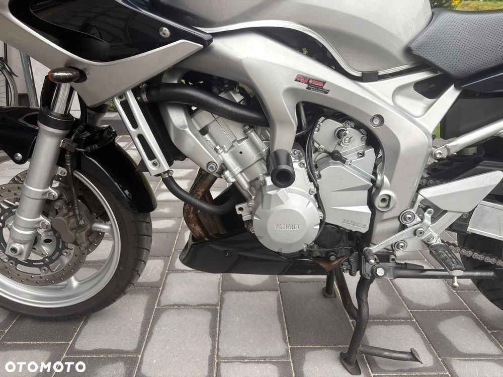 Yamaha FZ6 - 11