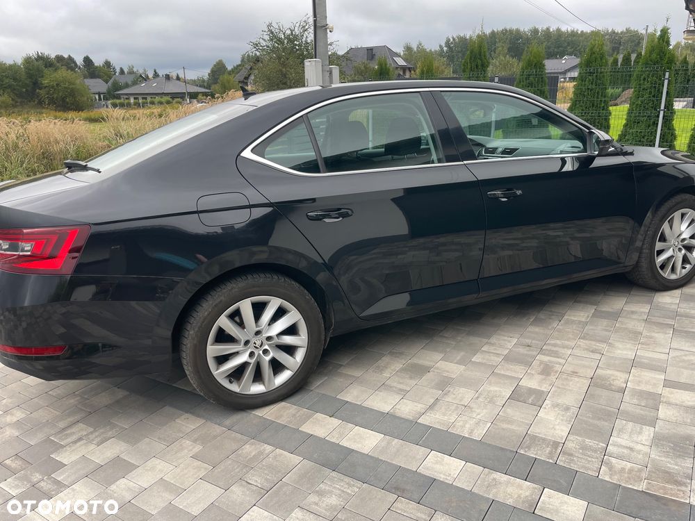 Skoda Superb 2.0 TDI 4x4 Ambition DSG - 4