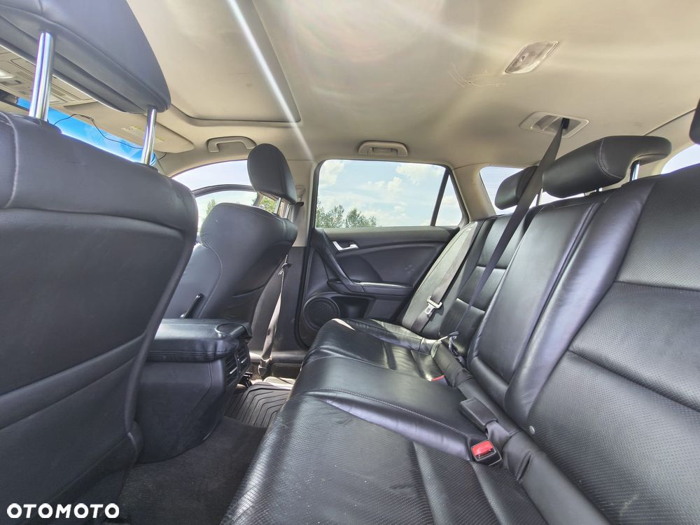 Honda Accord 2.0 Executive Nav - 8