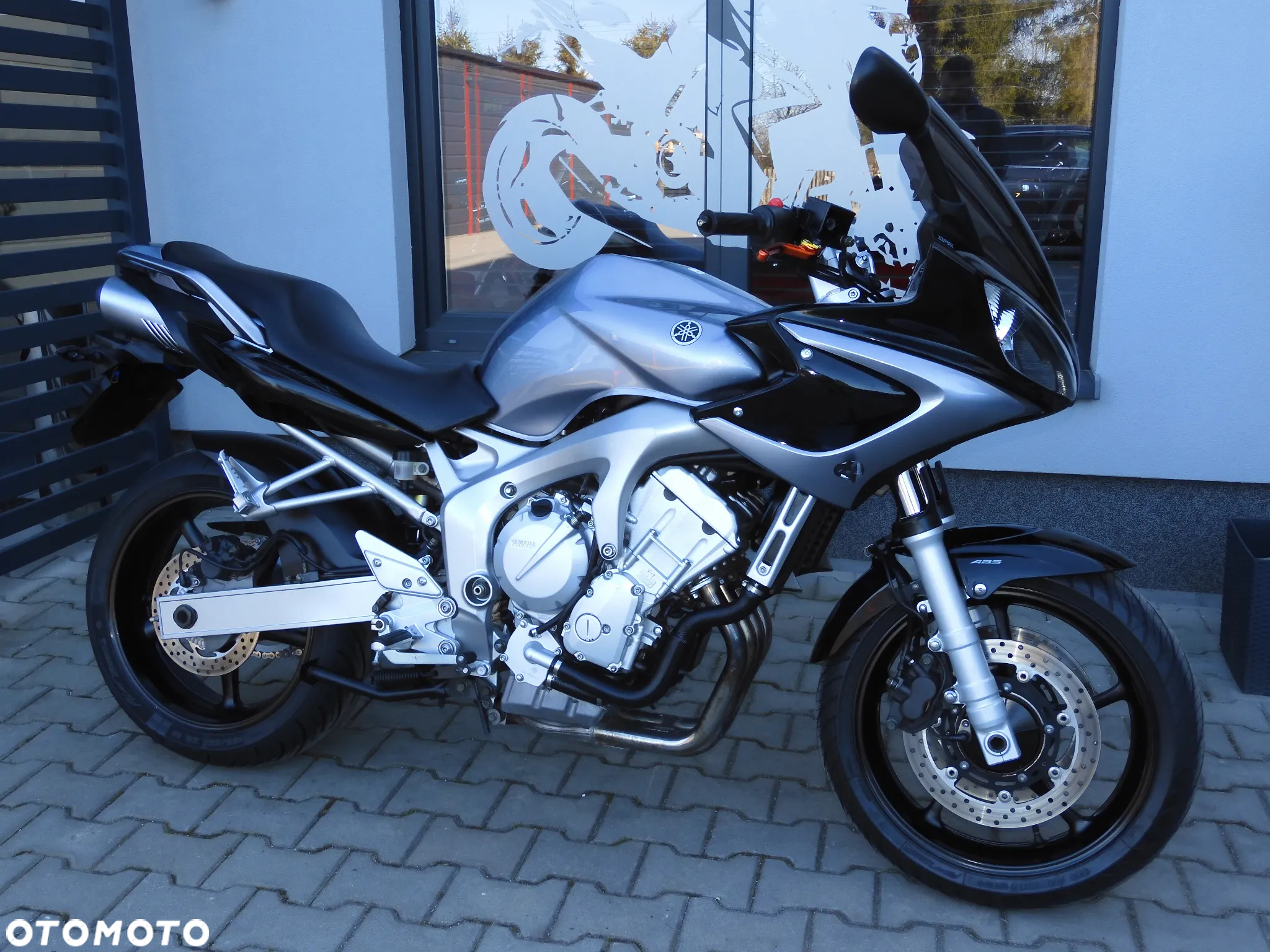 Yamaha FZ6 - 6