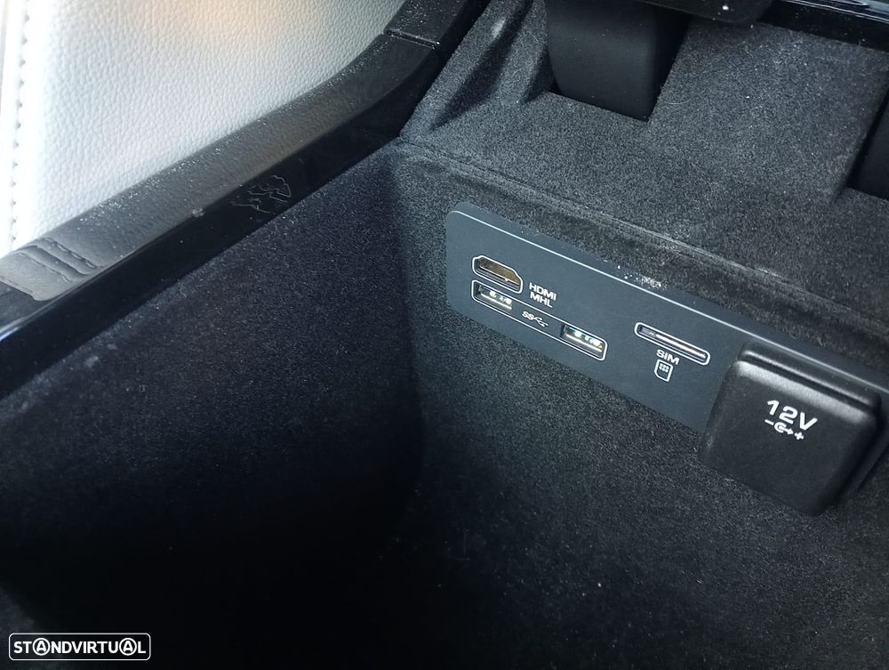Land Rover Range Rover Velar 2.0 D R-Dynamic - 19