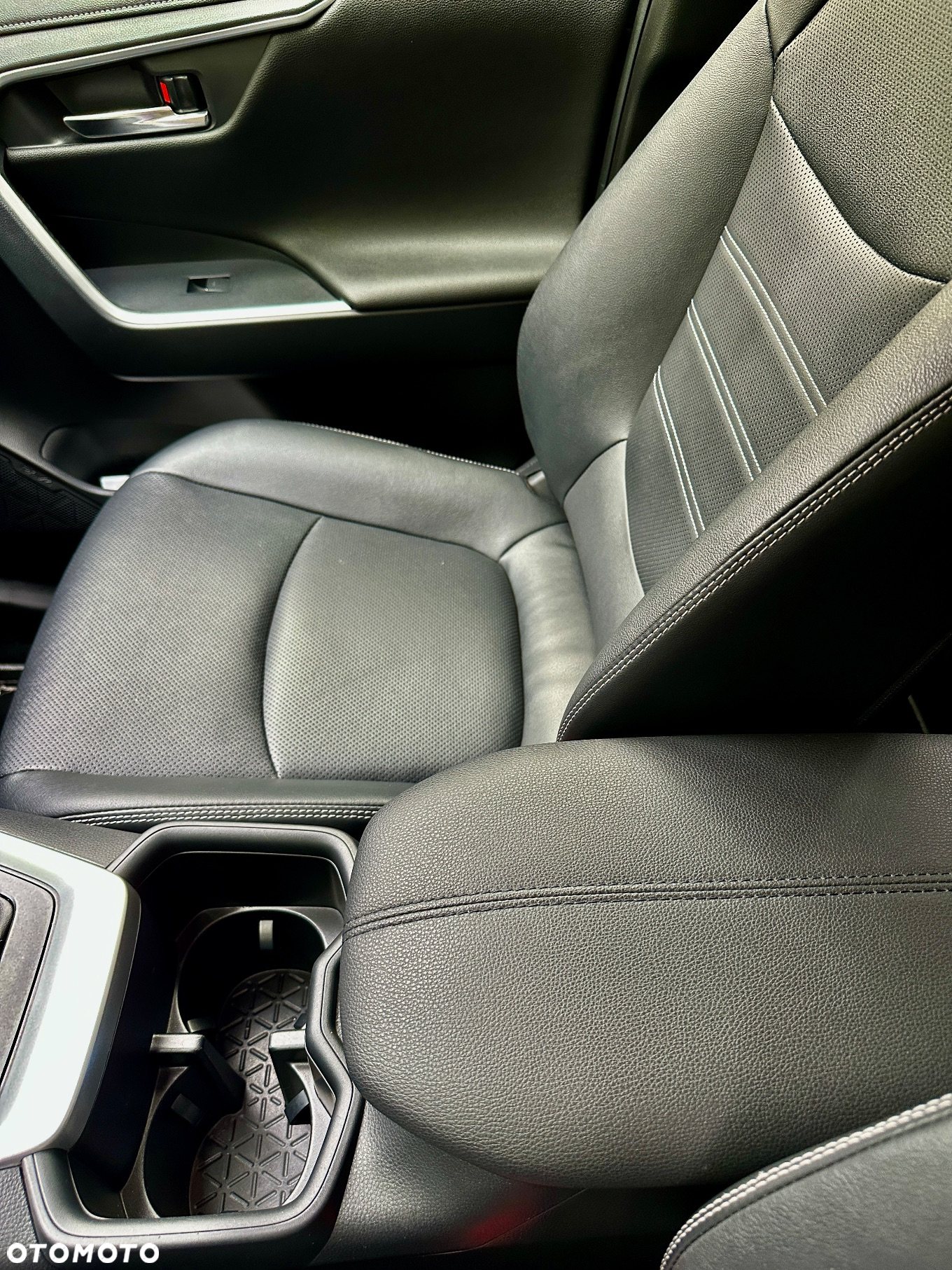 Toyota RAV4 2.5 Hybrid Executive 4x2 - 13