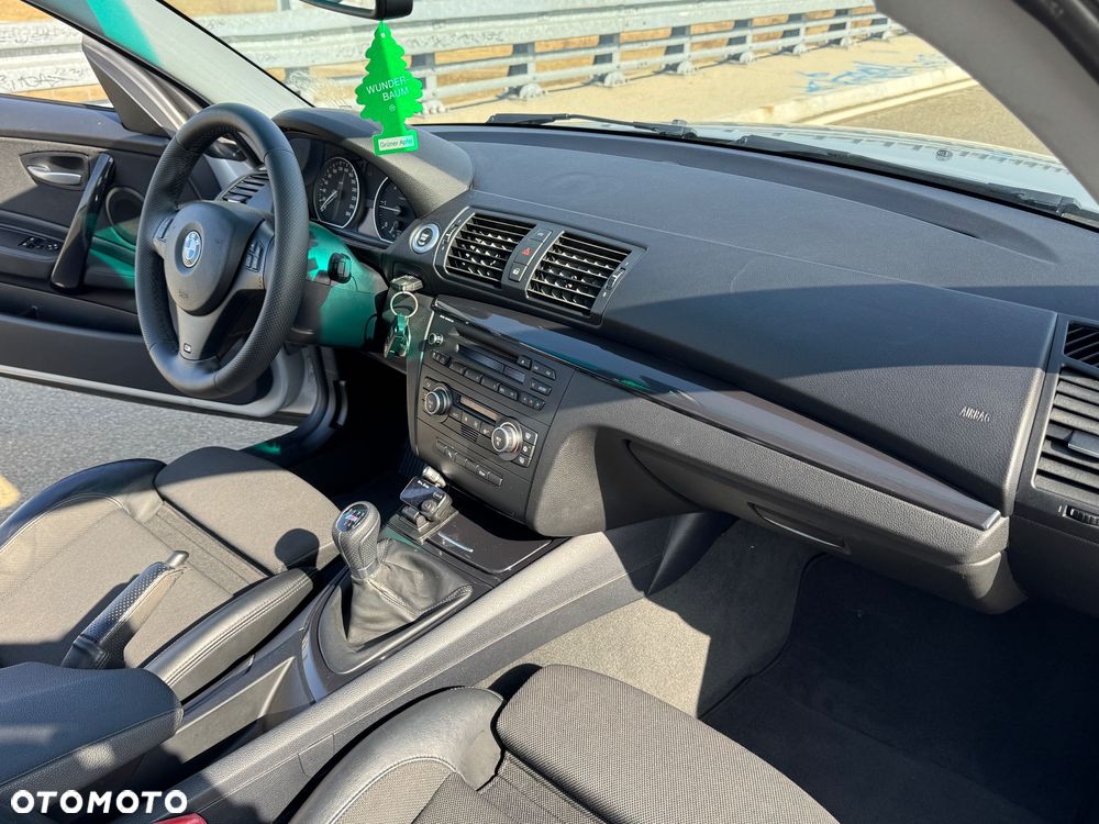 BMW Seria 1 123d Edition Sport - 9