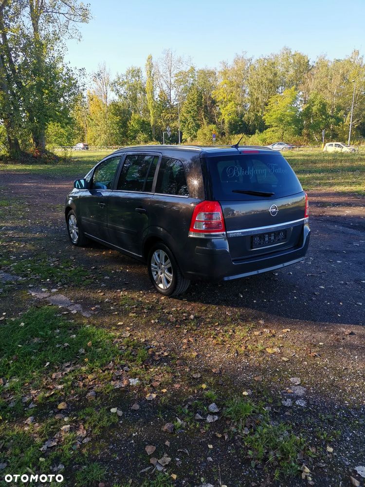 Opel Zafira - 15
