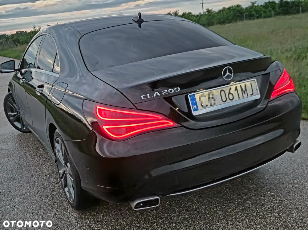 Mercedes-Benz CLA 200 7G-DCT - 4