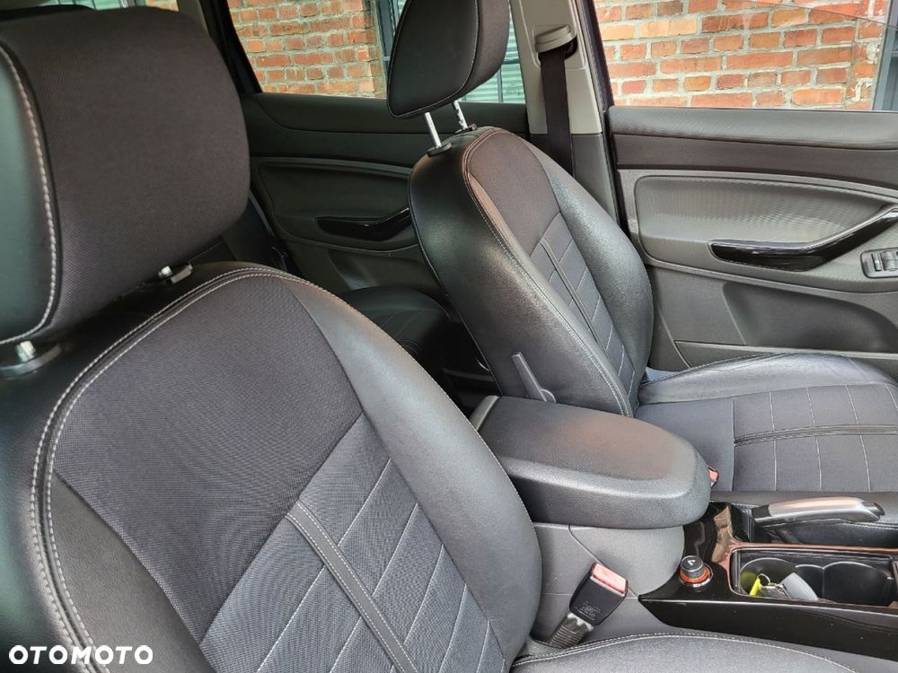 Ford Kuga - 31