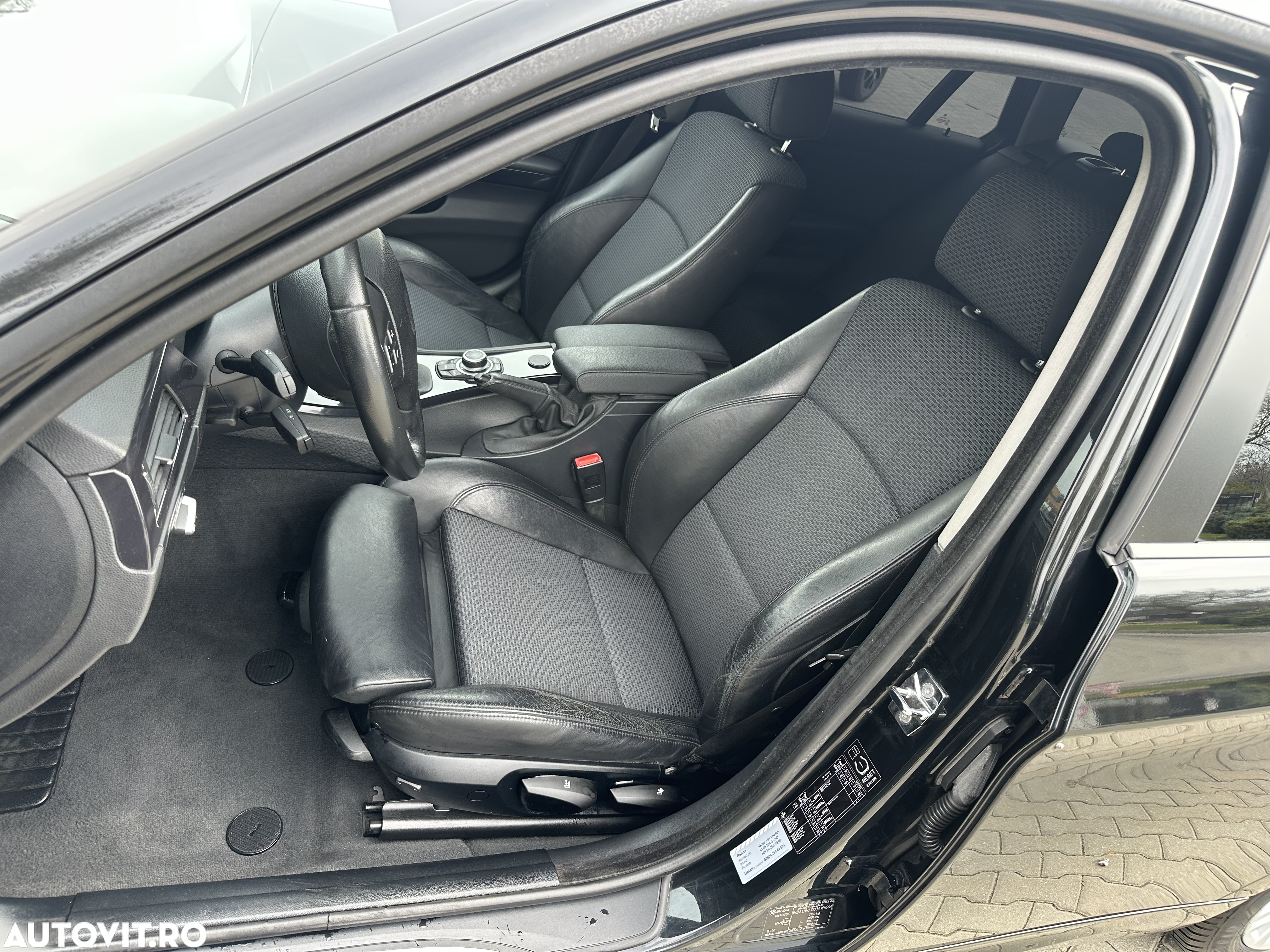 BMW Seria 3 320d xDrive DPF Touring - 10