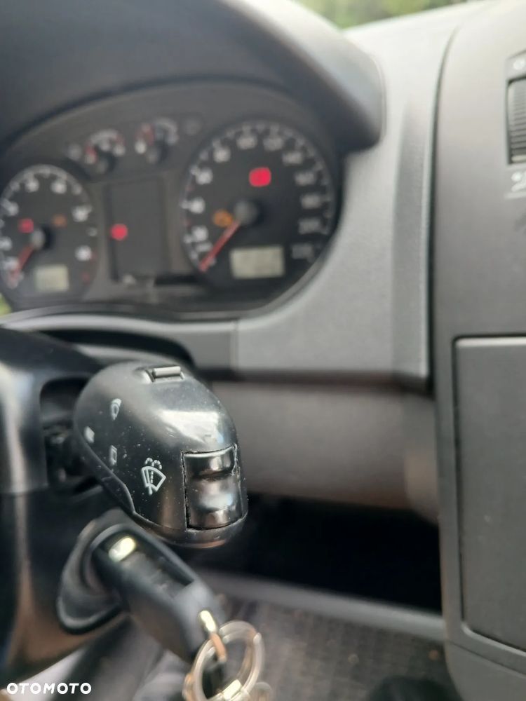 Volkswagen Polo 1.4 16V Trendline - 16