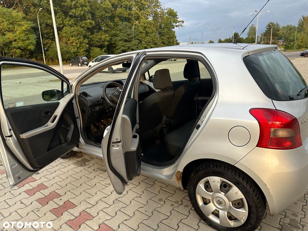 Toyota Yaris 1.3 Luna A/C - 8