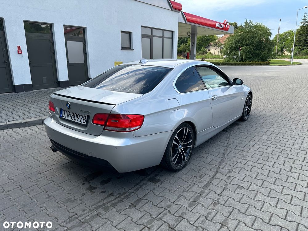 BMW Seria 3 330i - 8