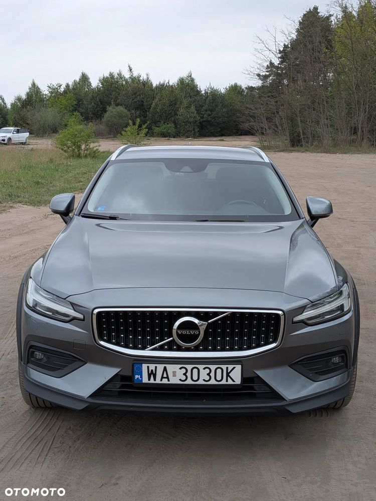 Volvo V60 Cross Country - 8