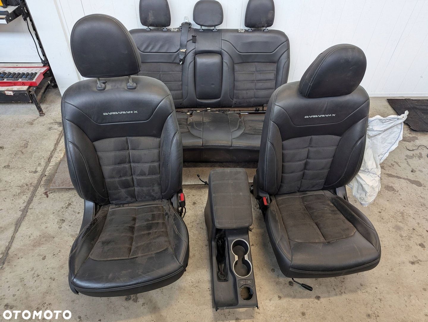 Mitsubishi L200 V Triton 2019-2023 Fotele Kanapa BarbarianX UK - 1