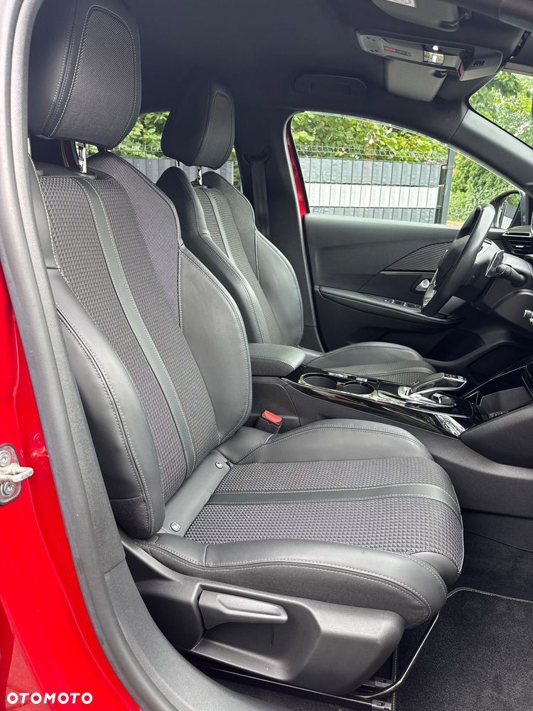 Peugeot 208 PureTech 100 EAT8 GT - 18