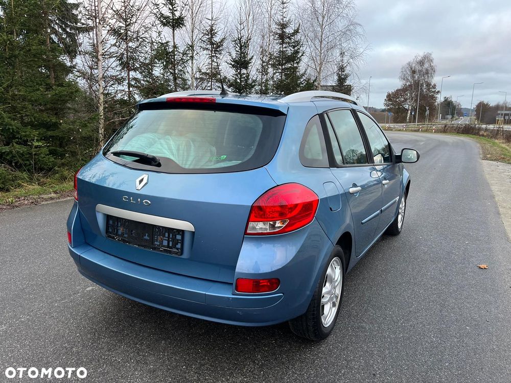 Renault Clio - 11