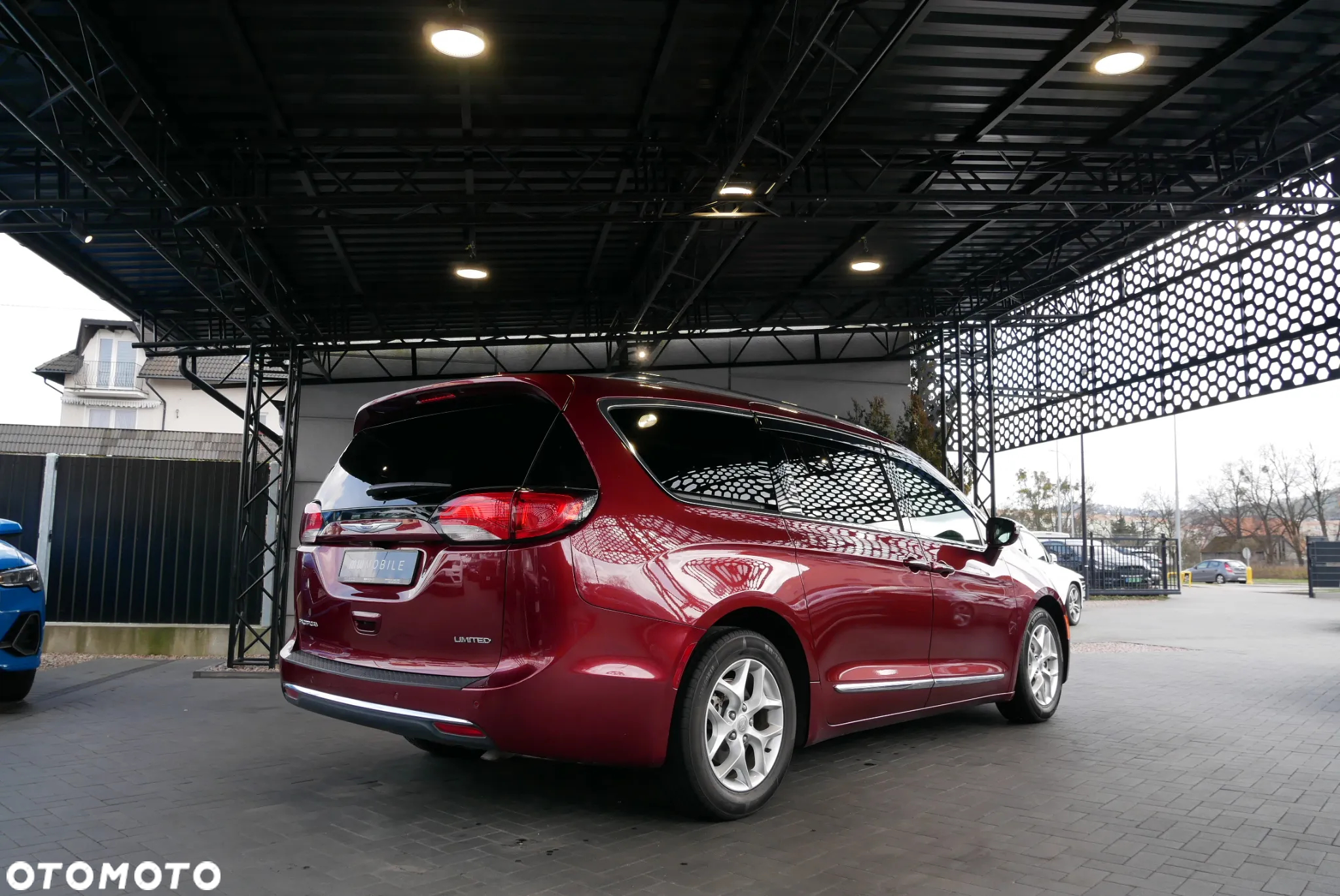 Chrysler Pacifica - 4