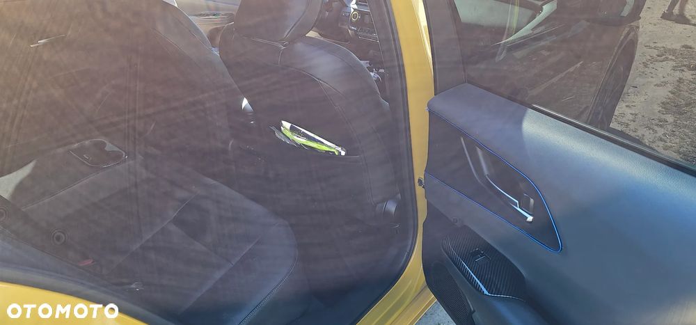 Toyota Prius 2.0 Hybrid Executive - 12