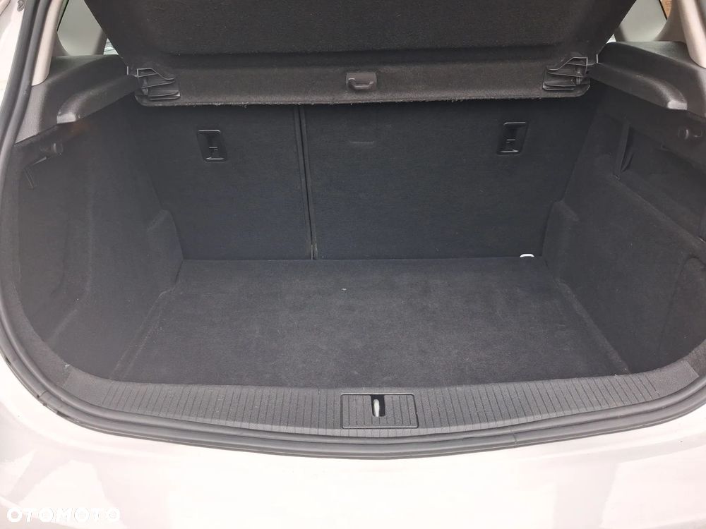 Opel Astra 1.6 Style - 12