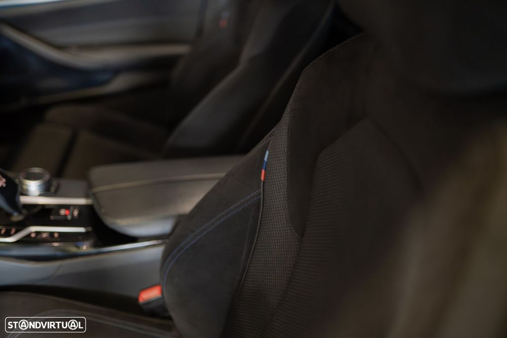 BMW 530 e Pack Desportivo M - 24