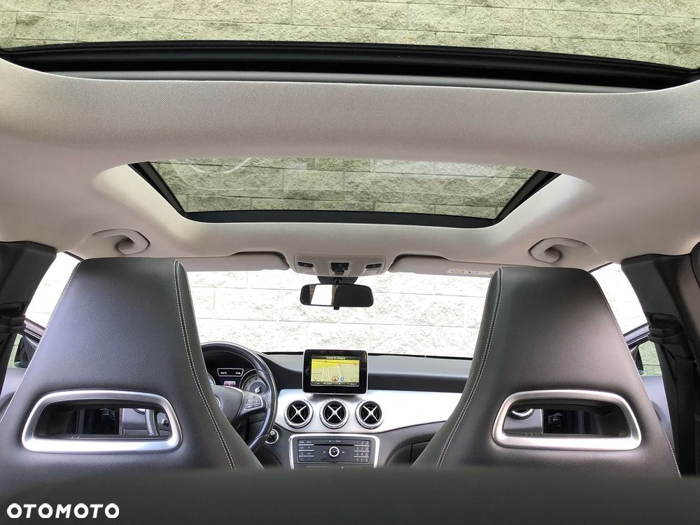 Mercedes-Benz GLA 200 Activity Edition - 11