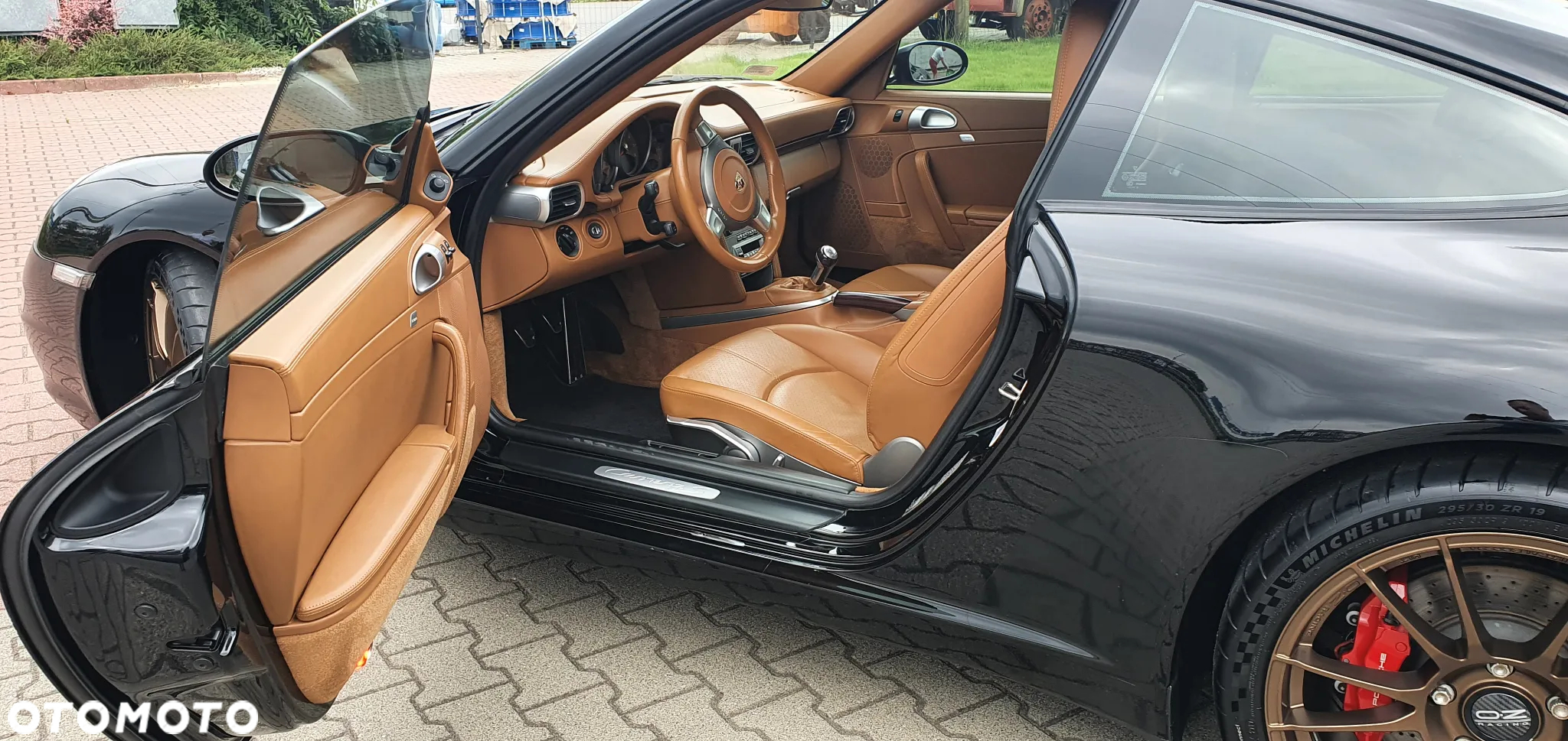 Porsche 911 Carrera S - 6