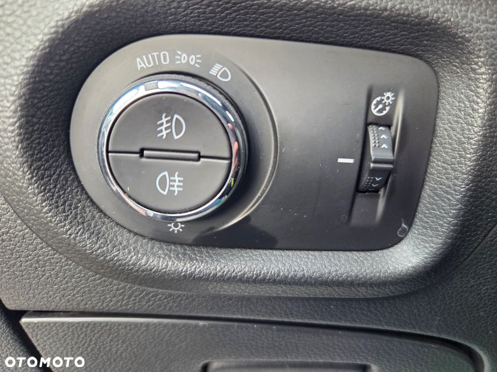 Opel Astra 1.4 T GPF Dynamic - 23