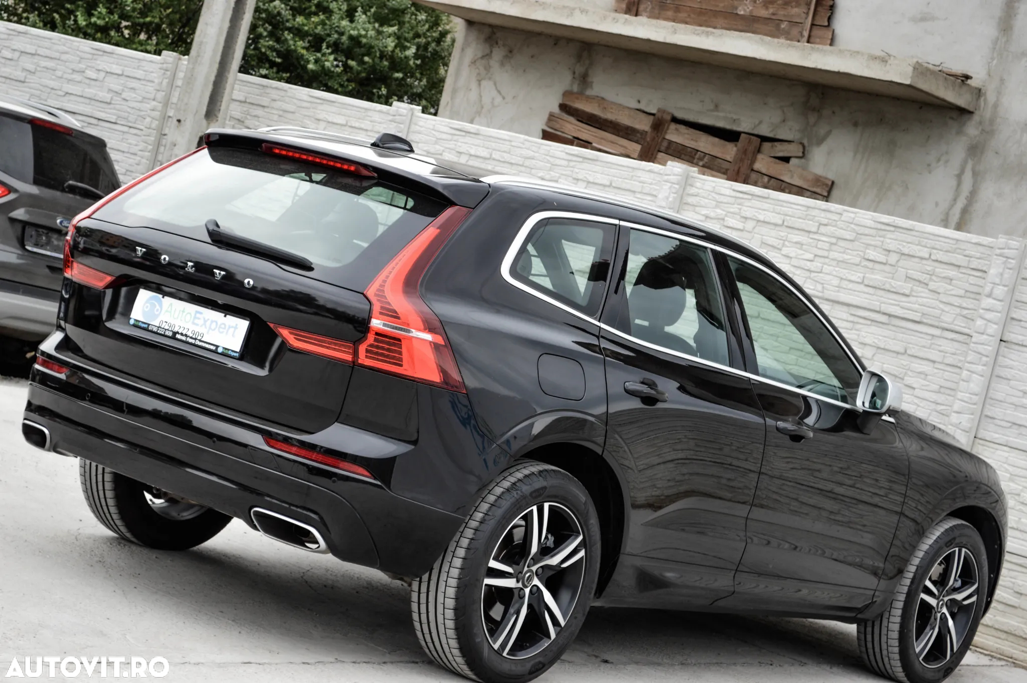 Volvo XC 60 D4 AWD Geartronic RDesign - 16