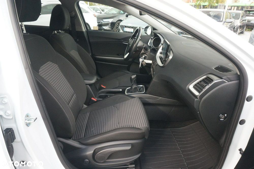 Kia Ceed 1.5 T-GDI M - 27