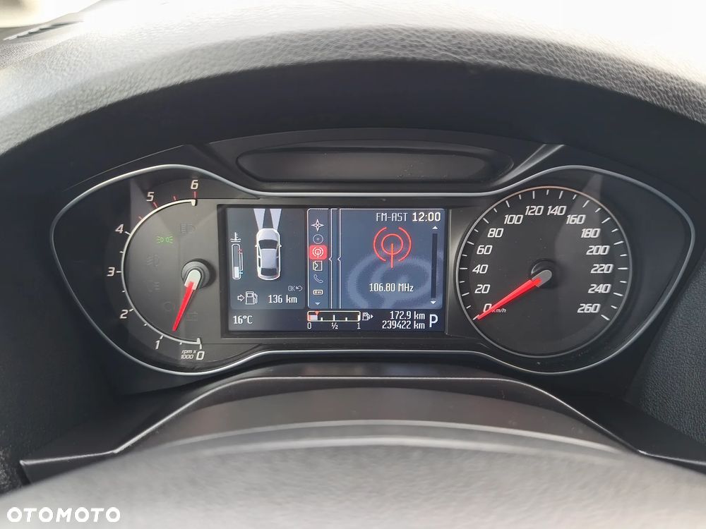 Ford Galaxy 2.0 TDCi Platinium X (Titanium) MPS6 - 32