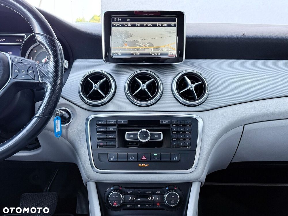 Mercedes-Benz CLA - 32