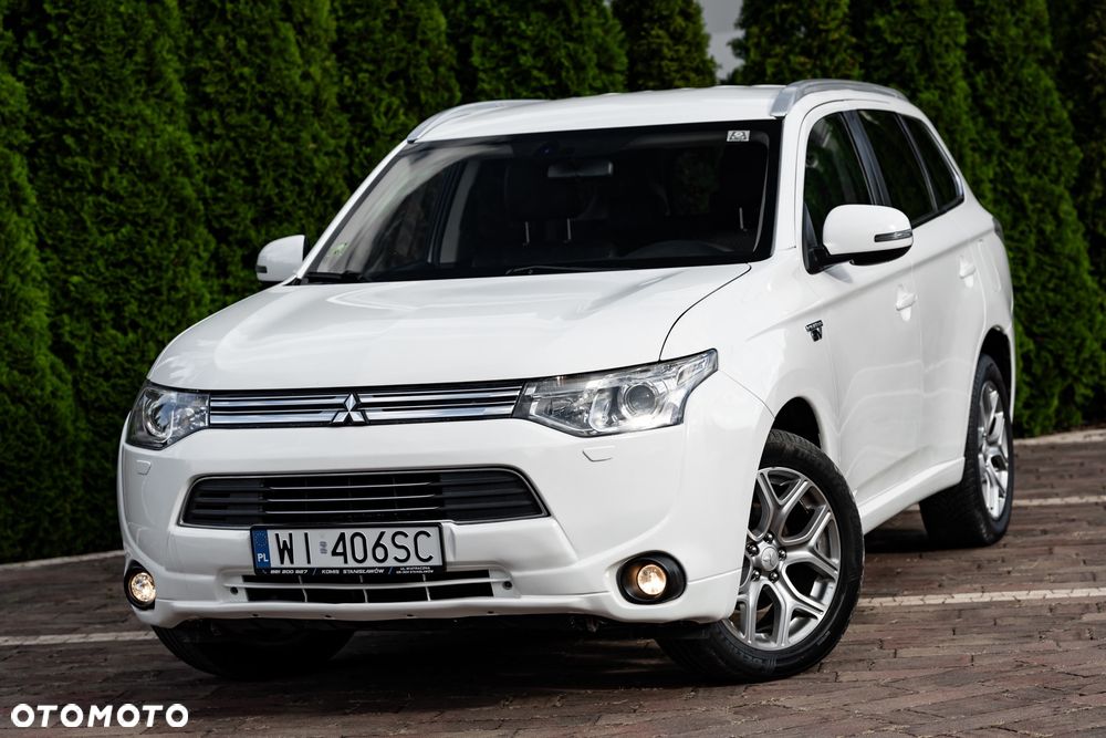 Mitsubishi Outlander Instyle NAVI + - 1