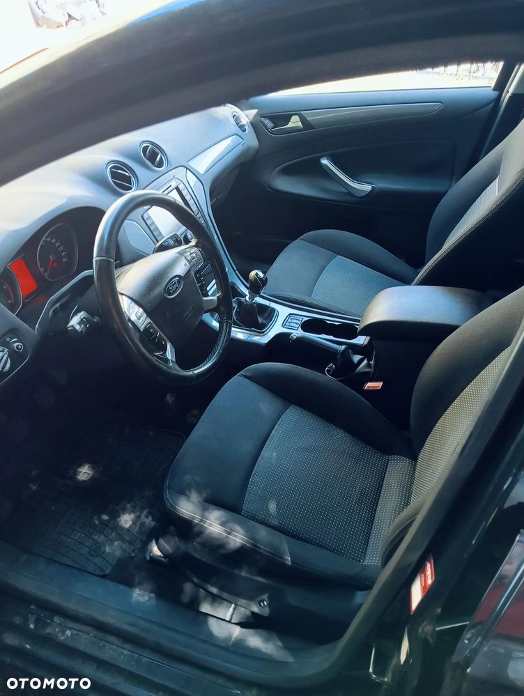 Ford Mondeo - 14