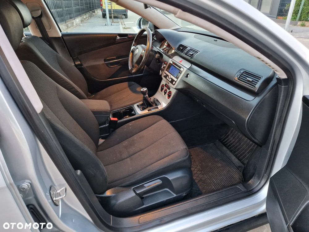 Volkswagen Passat 2.0 TDI Comfortline - 4