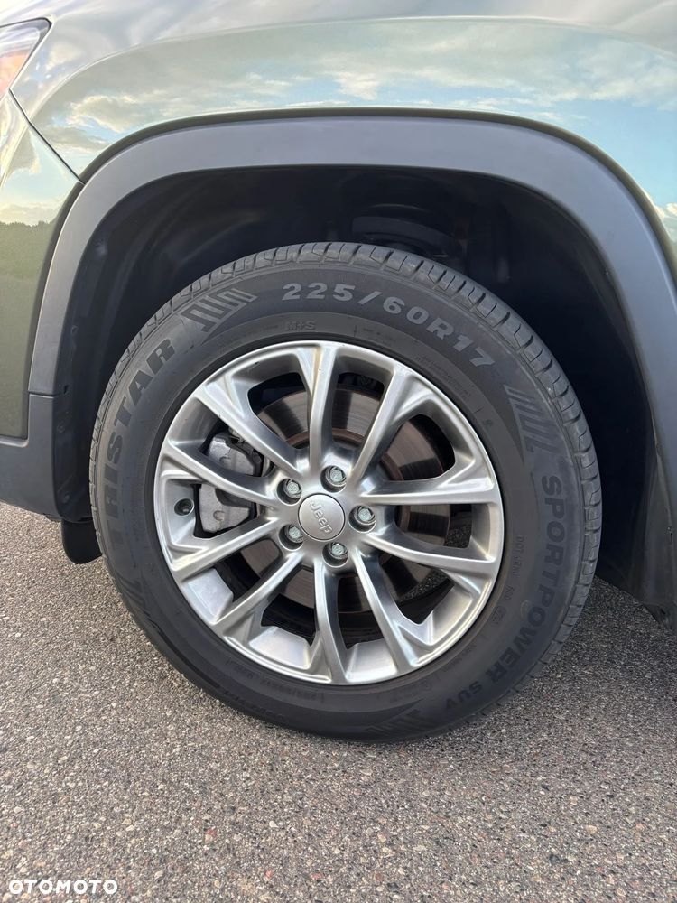 Jeep Cherokee - 36
