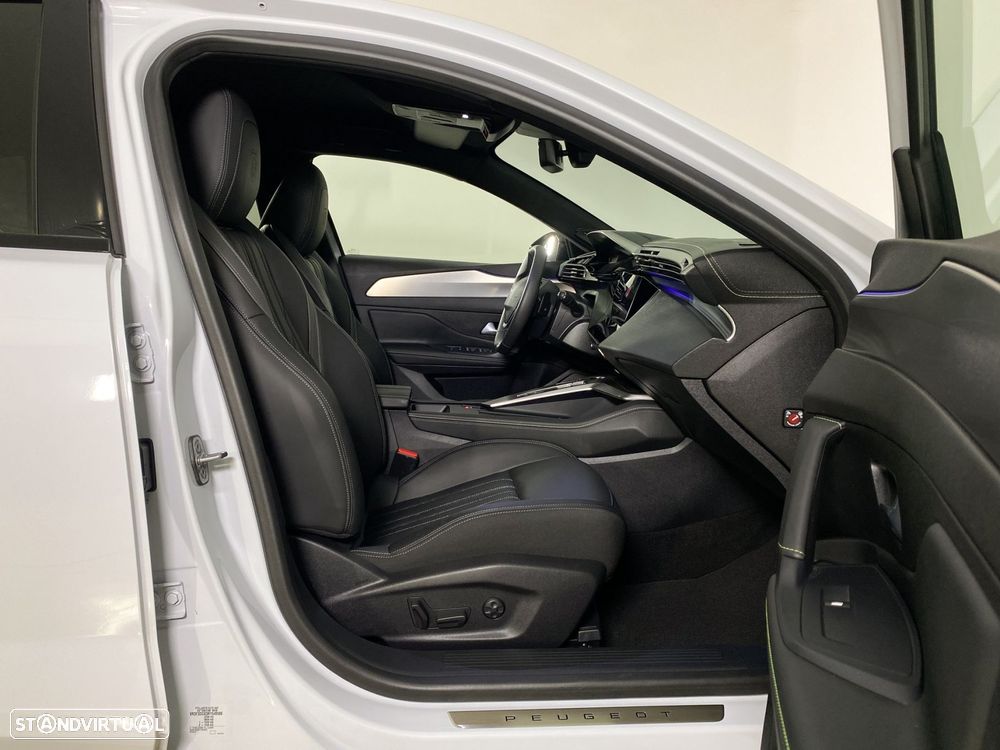 Peugeot 408 1.6 Hybrid GT e-EAT8 - 17