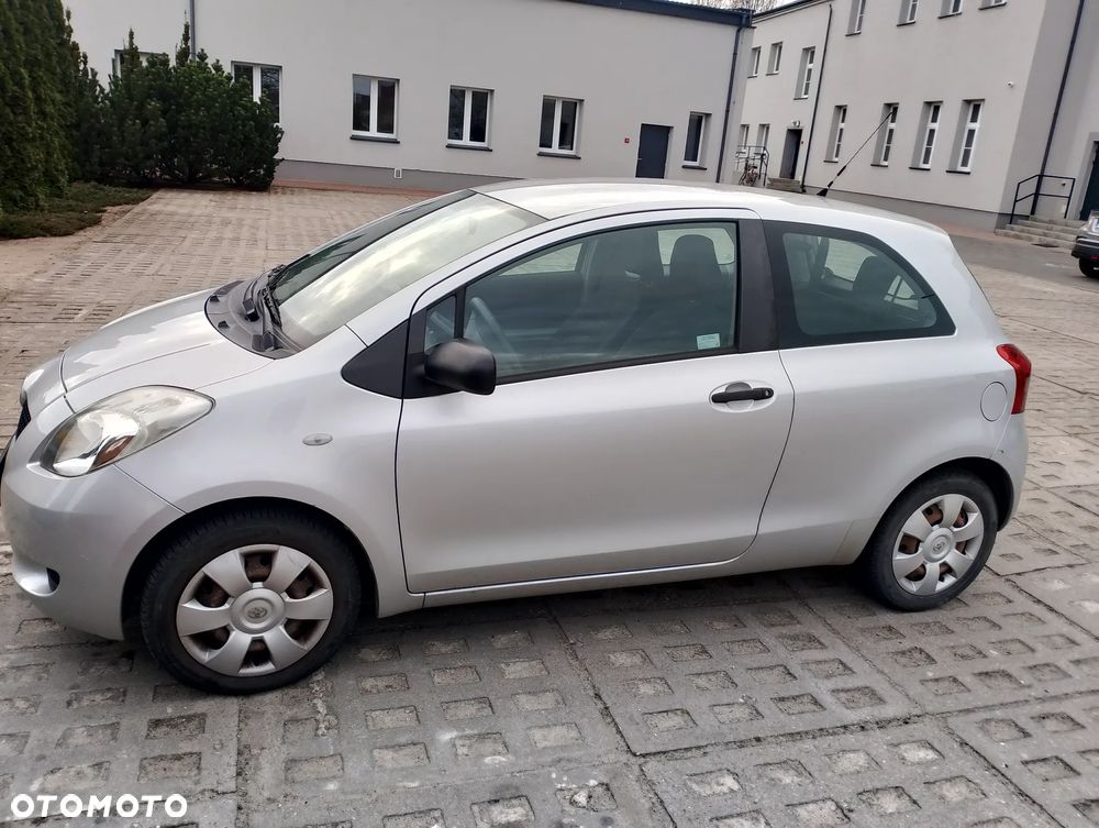 Toyota Yaris 1.3 Luna - 2
