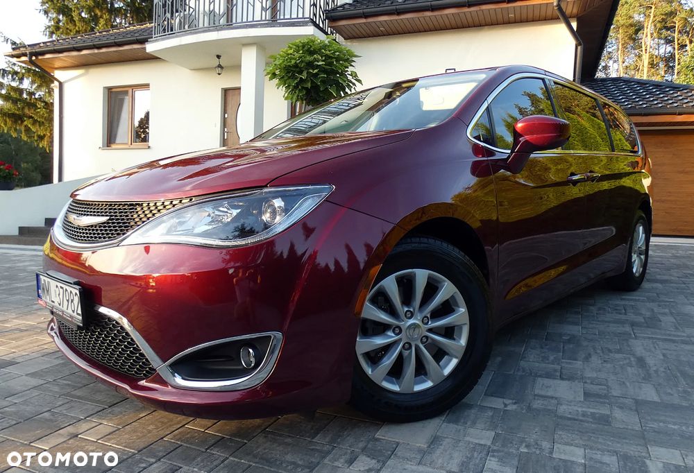 Chrysler Pacifica - 20