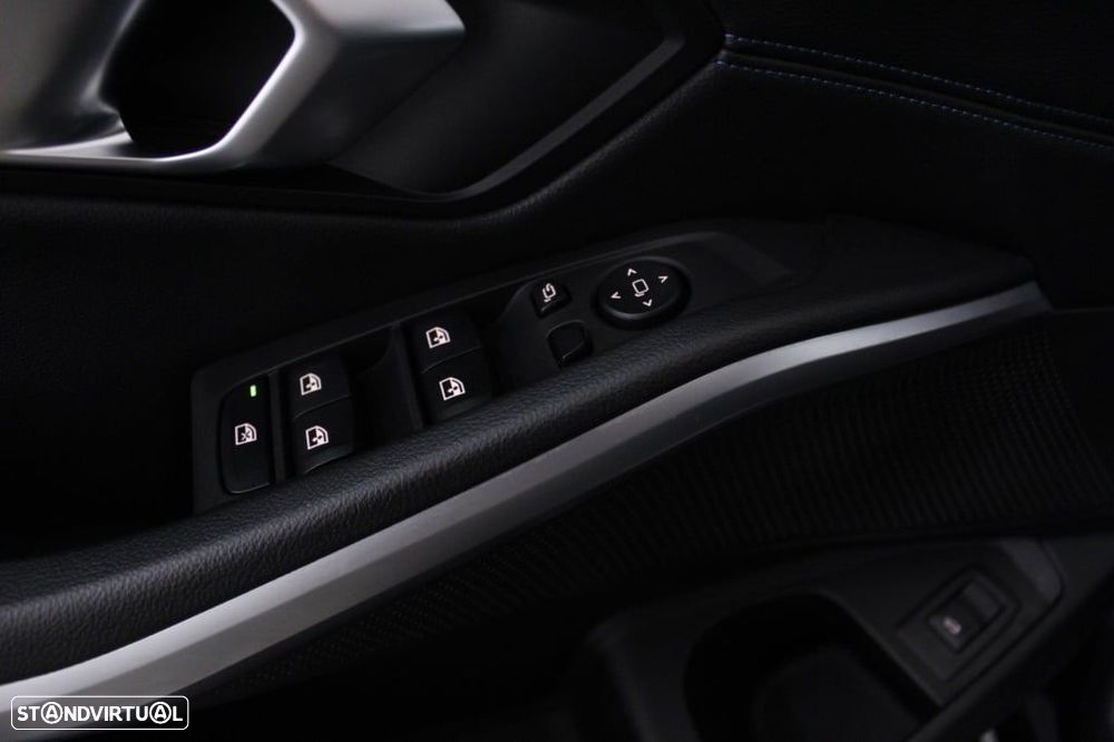 BMW 320 d Pack Desportivo M Auto - 20