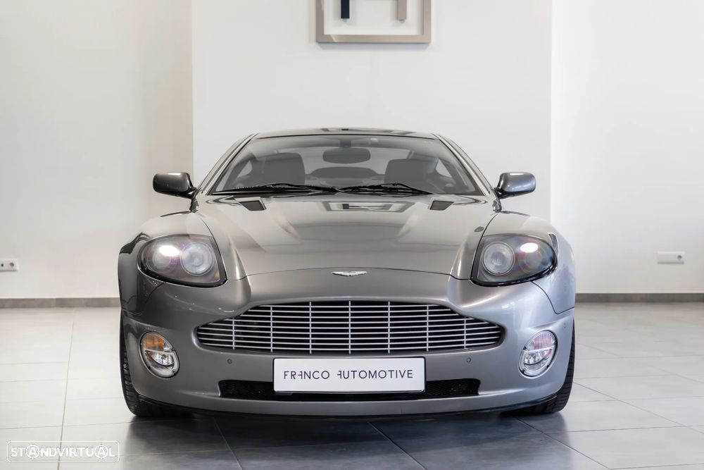 Aston Martin Vanquish - 2
