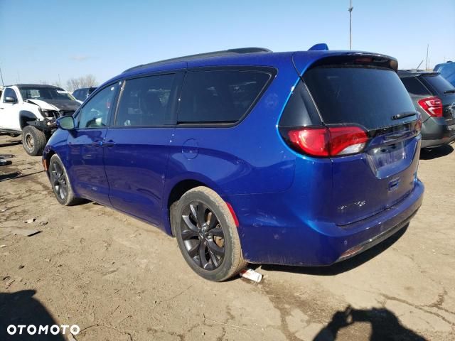 Chrysler Pacifica - 1