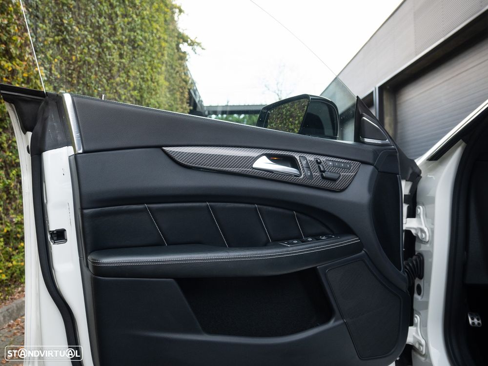 Mercedes-Benz CLS 63 AMG S Shooting Brake 4-Matic - 26