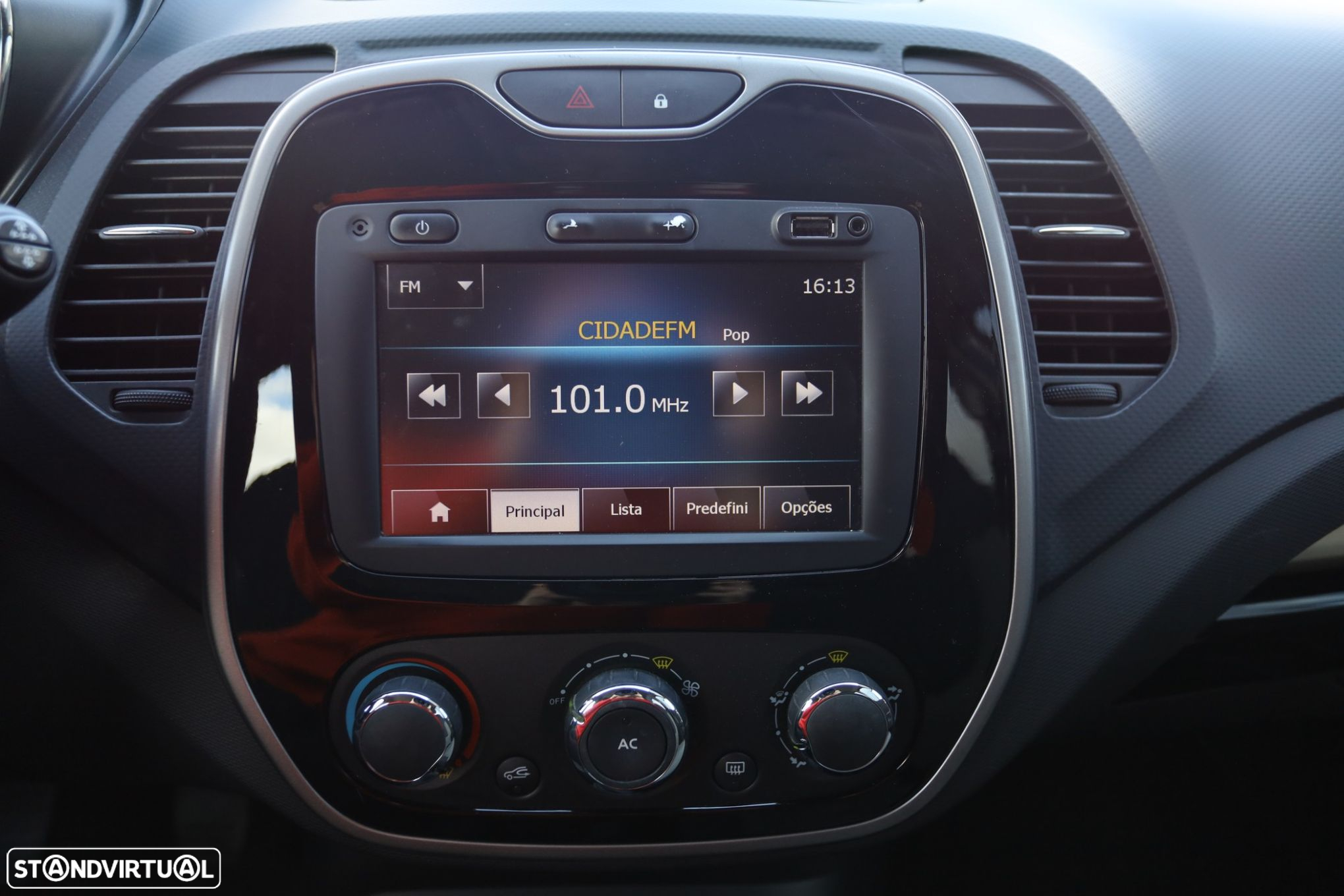 Renault Captur 1.5 dCi - 9