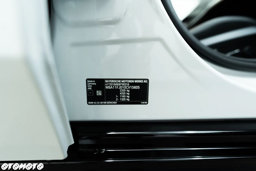 BMW Seria 5 520i mHEV M Sport - 41