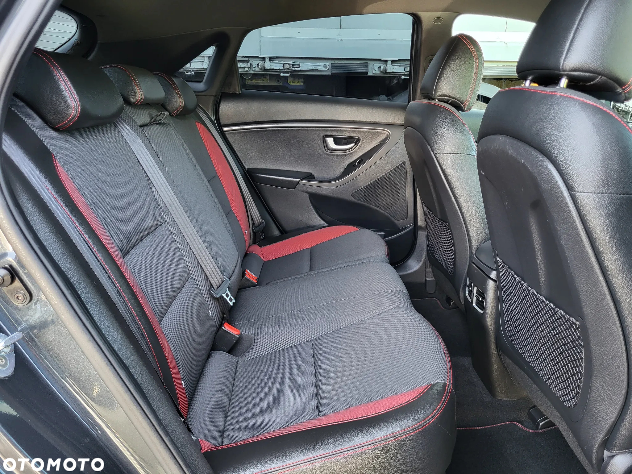 Hyundai i30 1.6 GDI Turbo Luxury - 23