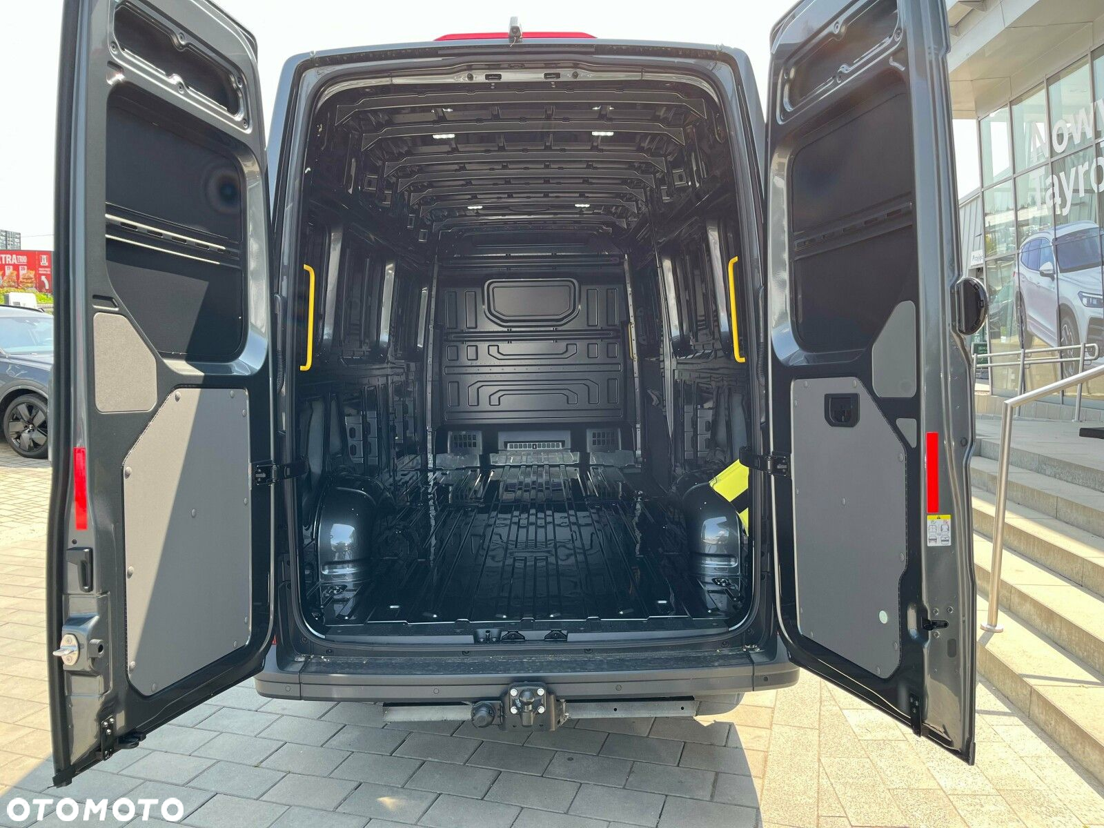 Volkswagen Crafter 35 2.0 TDI L4H3 4490 177 KM - 6